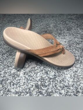 Vionic Womens Tide Aloe Orthotic Brown Thong Sandals w Gold Ring Sz 9 US